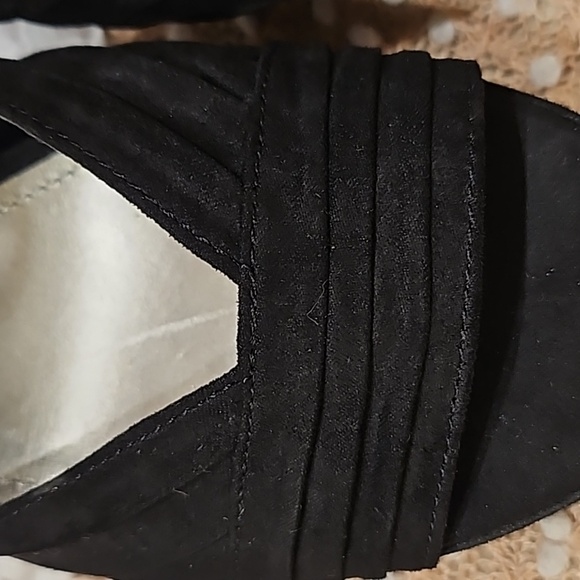 Worthington Heels - Picture 6 of 17